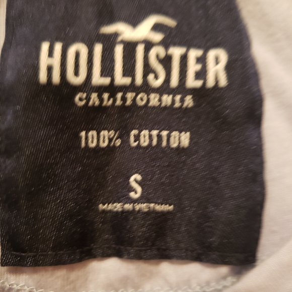 Very cute small Hollister gray and blue t shirt. - Picture 3 of 4